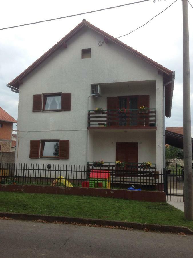 Apartmani Marin Vukovar Ngoại thất bức ảnh