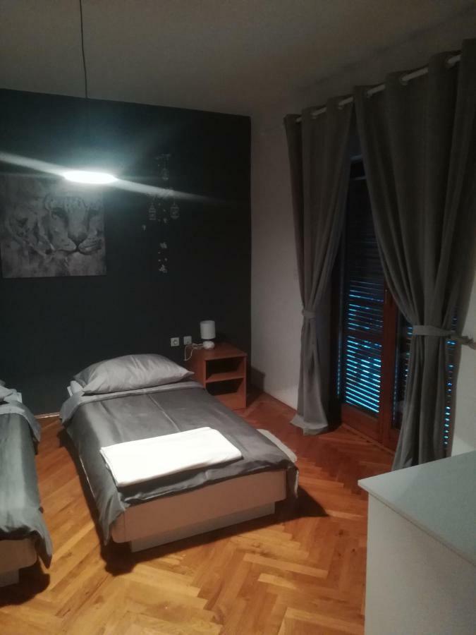 Apartmani Marin Vukovar Ngoại thất bức ảnh