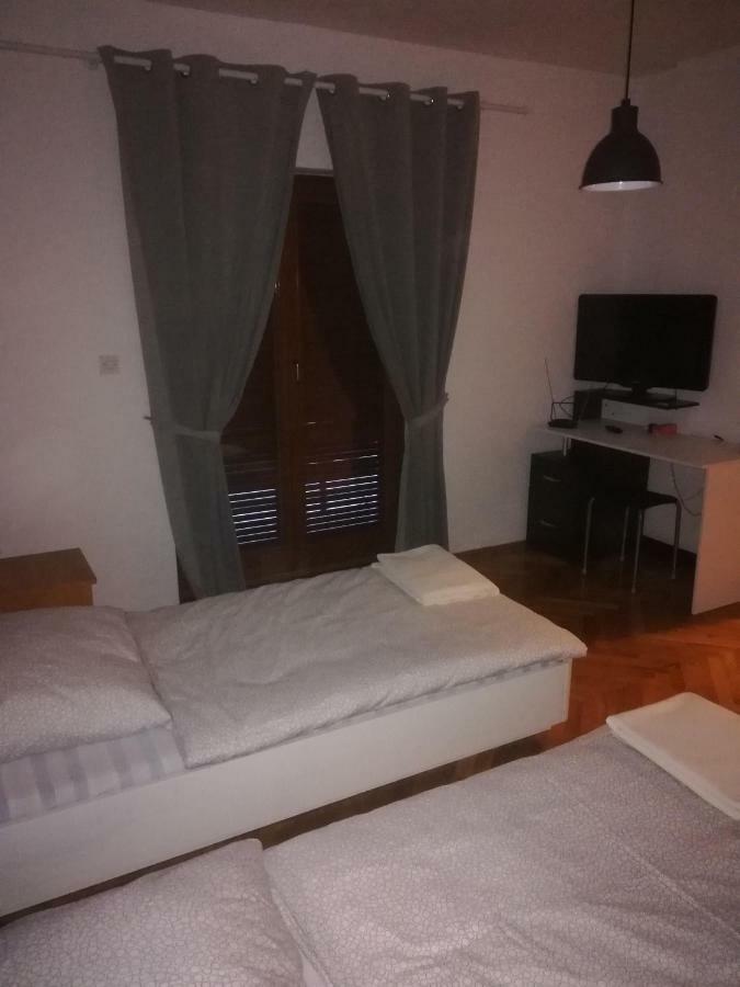 Apartmani Marin Vukovar Ngoại thất bức ảnh