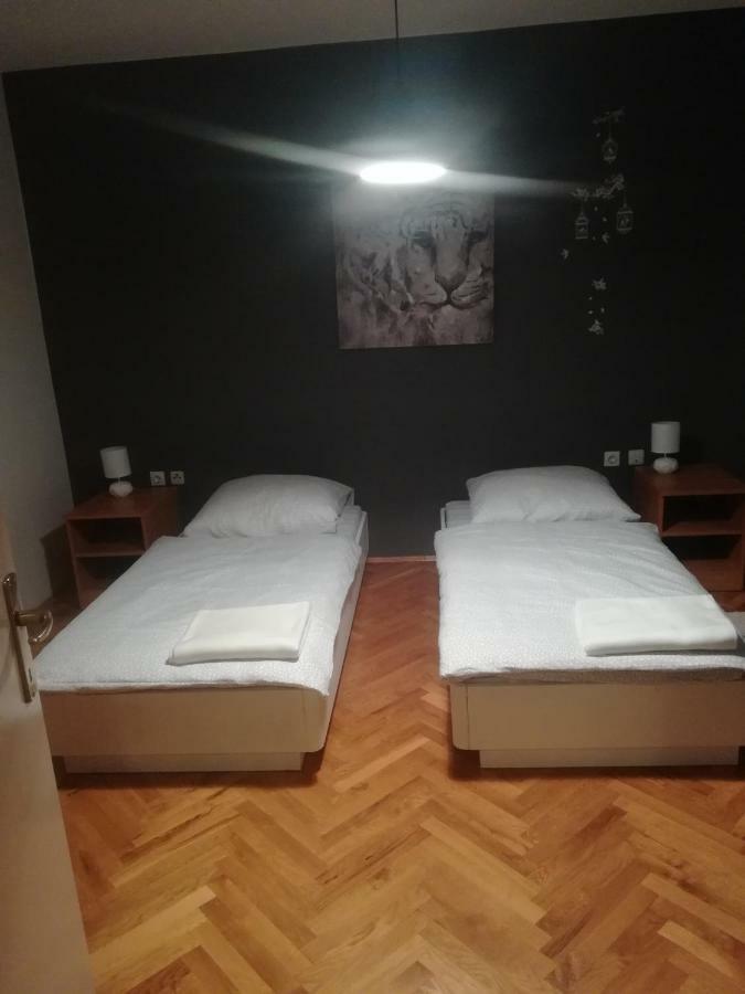 Apartmani Marin Vukovar Ngoại thất bức ảnh