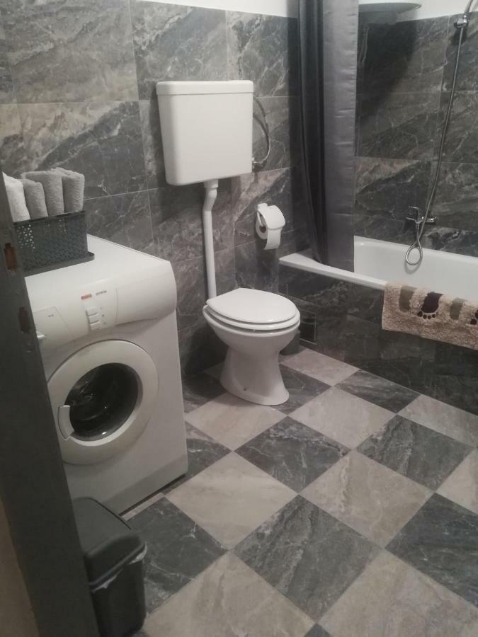 Apartmani Marin Vukovar Ngoại thất bức ảnh