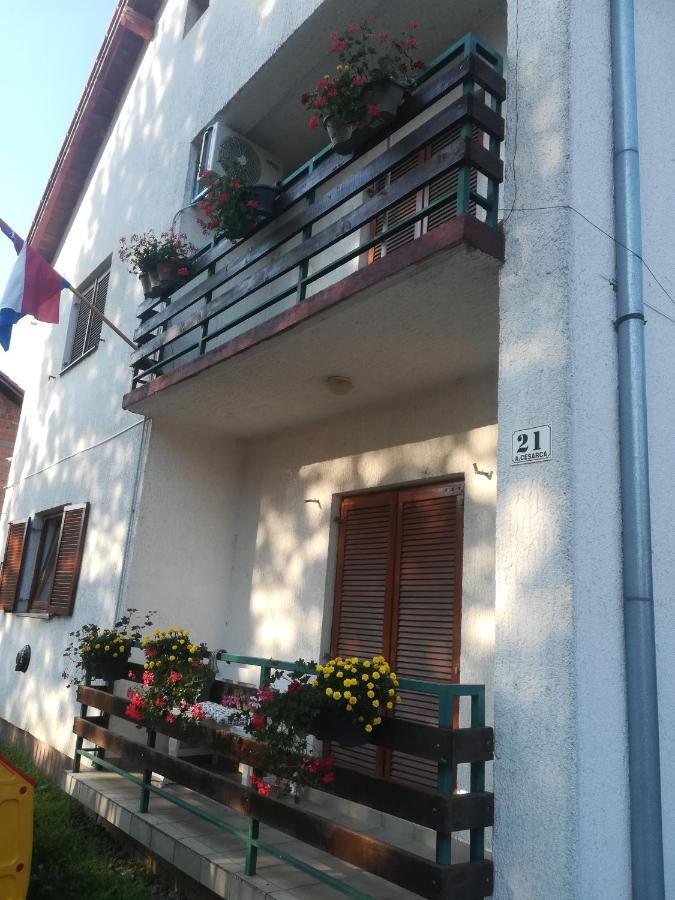 Apartmani Marin Vukovar Ngoại thất bức ảnh